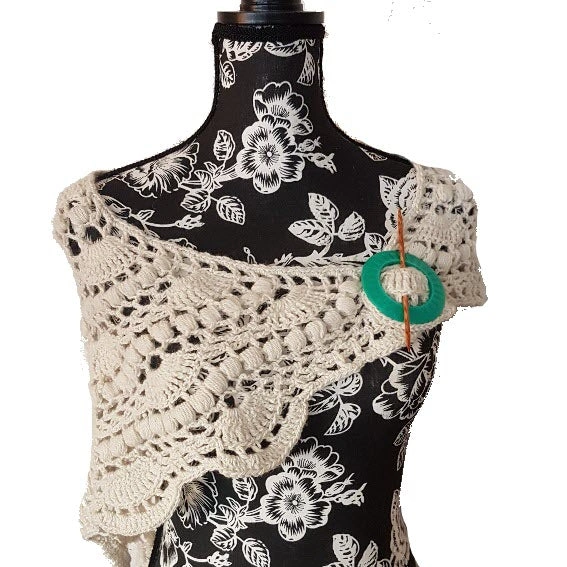 Cozy Alpaca Bobbles Shawl - Embrace the Warmth & Softness Today!